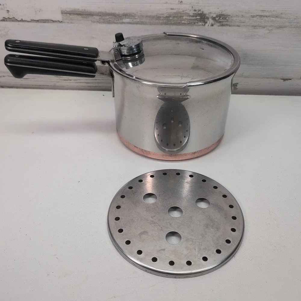 Revere Ware 1801 4 Qt Pressure Cooker Copper Bottom with Trivet
